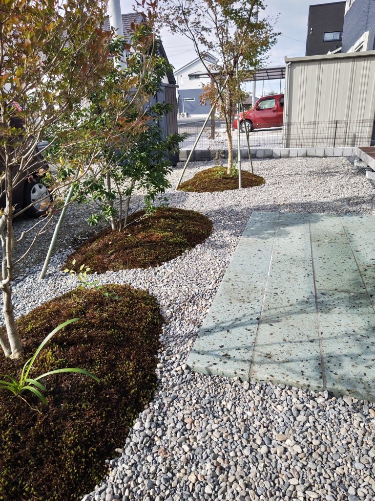 栃木県 宇都宮市 大谷石敷設 植栽 外構工事